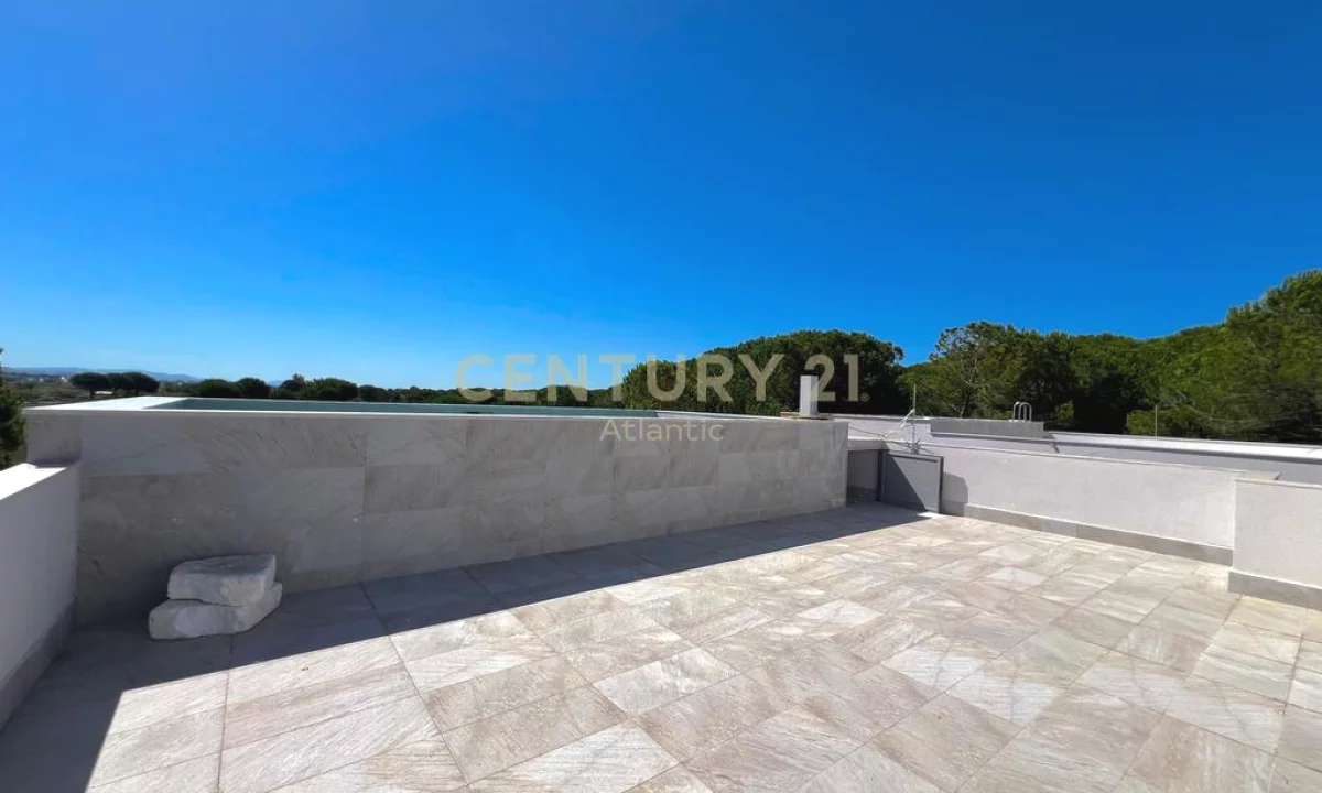 Luxury villas for sale in Durres 4+1, Emty