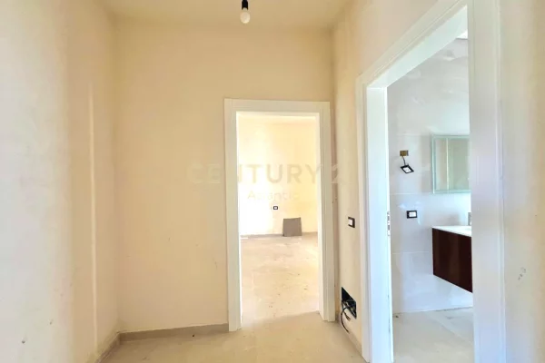 Luxury villas for sale in Durres 4+1, Emty