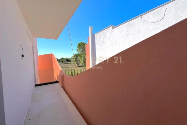 Luxury villas for sale in Durres 4+1, Emty