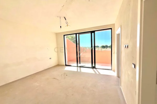 Luxury villas for sale in Durres 4+1, Emty