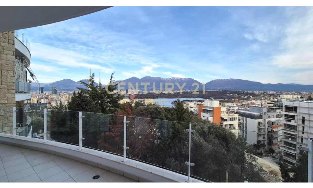 Appartamento in affitto a Tirana 2+1, Arredato