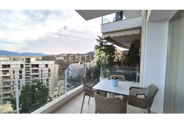 Appartamento in affitto a Tirana 2+1, Arredato