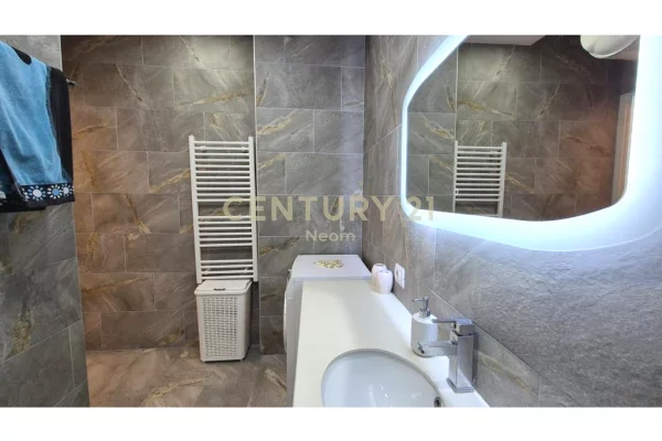 Appartamento in affitto a Tirana 2+1, Arredato