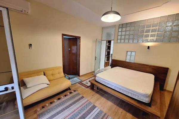 Appartamento in affitto a Tirana 1+1, Arredato