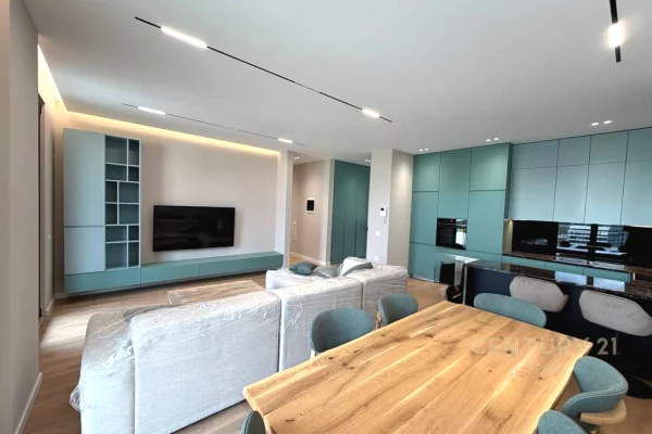 Appartamento in affitto a Tirana 2+1, Arredato