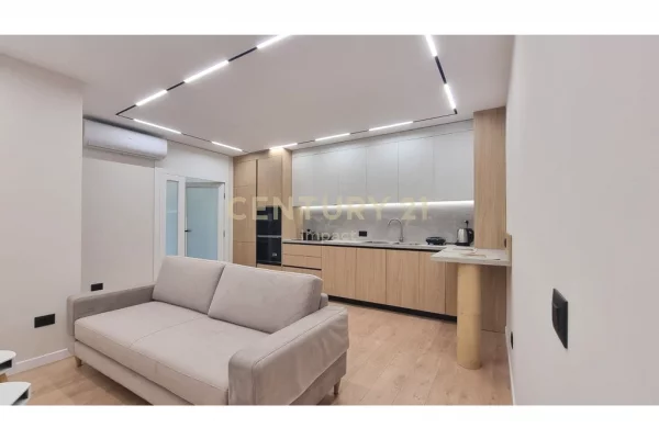 Appartamento in affitto a Tirana 2+1, Arredato