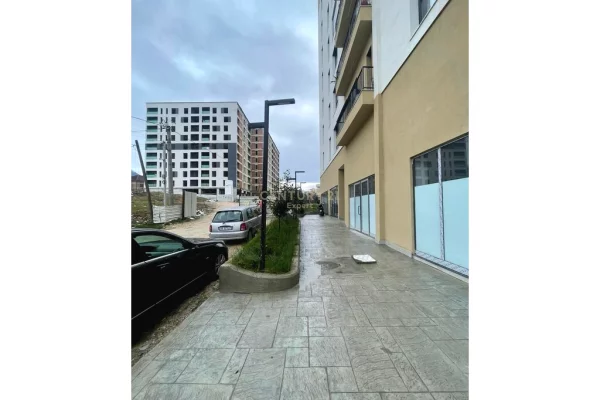 Shtepi ne shitje Apartament ne Tirane, 2+1, Mobilimi Bosh, pa mobiluar, Pagesa 183,600  Euro.