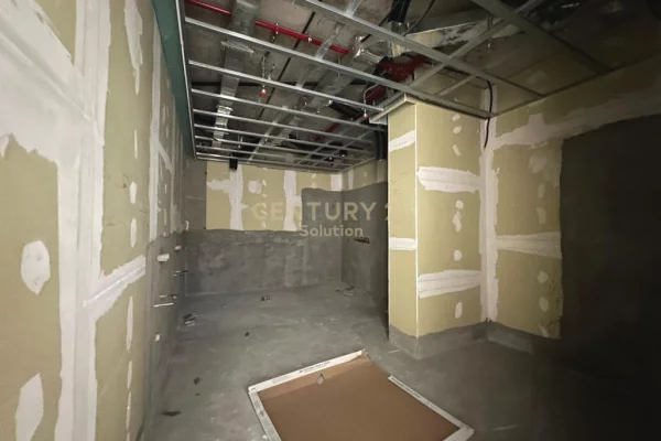 Shtepi ne shitje Apartament ne Tirane, 3+1, Mobilimi Bosh, pa mobiluar, Pagesa 990,000  Euro.