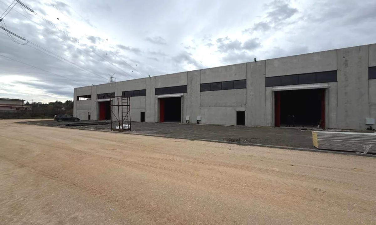 Kapanon per qira tek Tirana Industrial Park 2! (2000m2)