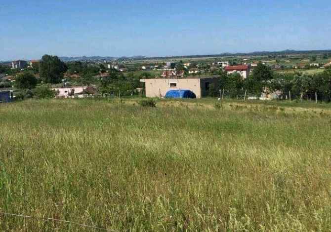 Shitet toke, koder me pamje nga deti 