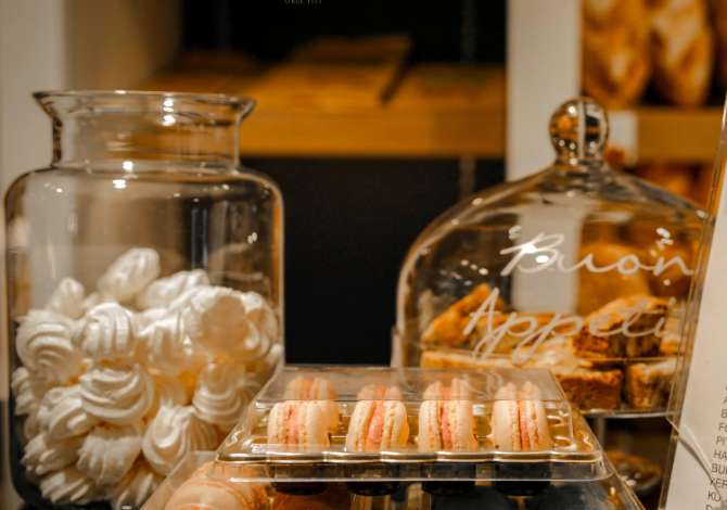 Offerte di lavoro a Tirana, Profession Magazinjer ,  shitese dhe Kamarier/e , , Pagamento 40,000  Leke.