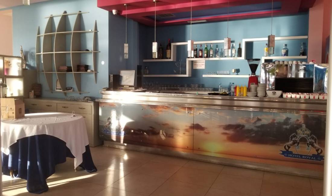 Offerte di lavoro a Valona, Profession Ndihmes Kuzhinier/e, Shef salle Kamarier/e, ndihmes kamarier, sallatier/e  , , Pagamento Trattabile.