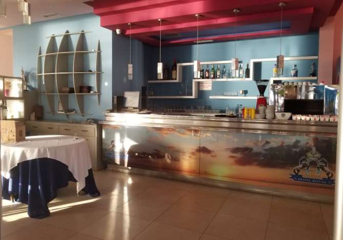 Offerte di lavoro per Ndihmes Kuzhinier/e, Shef salle Kamarier/e, ndihmes kamarier, sallatier/e a Valona