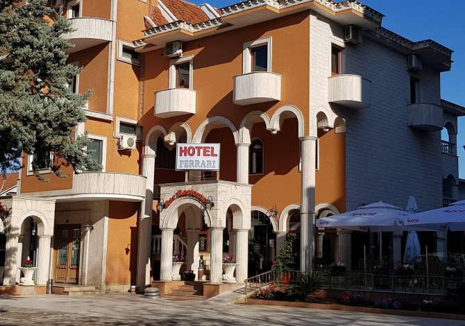 Njoftime Pune per Banakiere, kamarier, Kuzhiniere,Ndihmese kuzhiniere ne Tirane