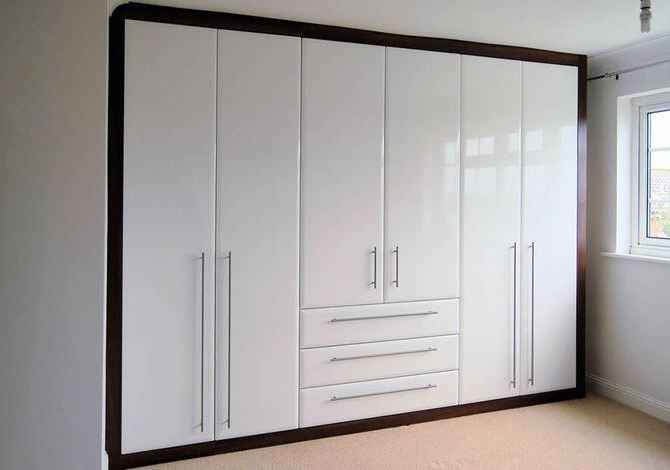 Servizi di srredamento a Tirana - 100 