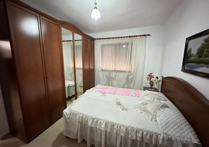 Shtepi ne shitje Apartament ne Tirane, 2+1, Mobilimi Pjeserisht e mobiluar, Pagesa 135,000  Euro.