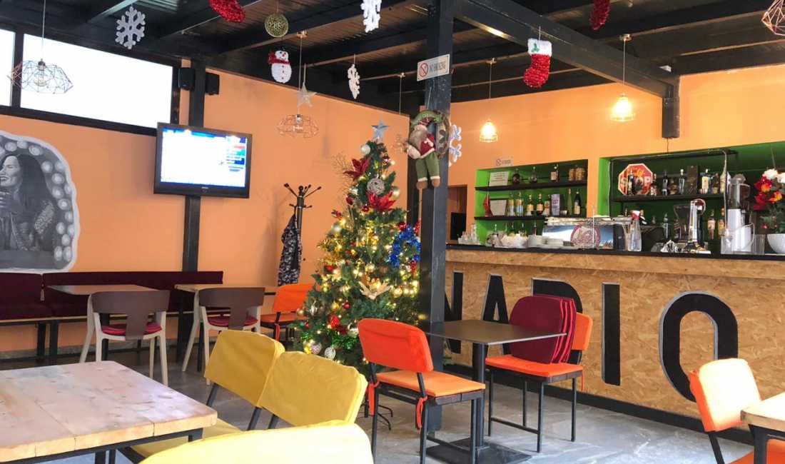 Ambient/ bar-kafe per shitje perballe ‘’Ministrise se Jashtme’’.