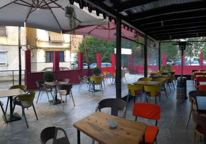 Ambient/ bar-kafe per shitje perballe ‘’Ministrise se Jashtme’’.