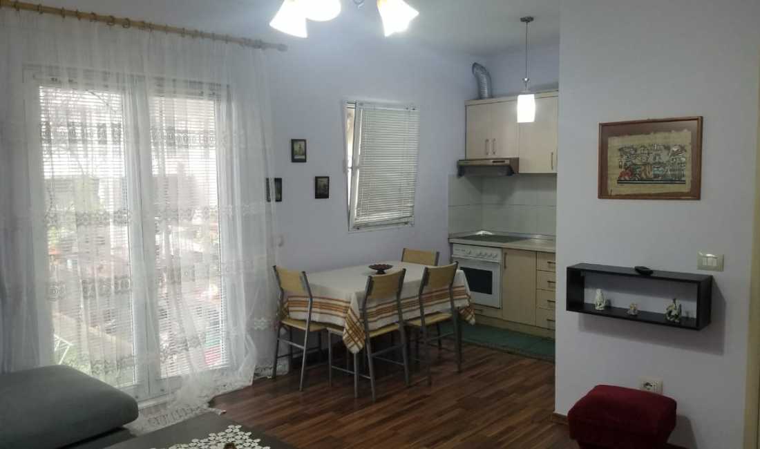 Shtepi me qera  ne Tirane, 1+1, Mobilimi E mobiluar, Pagesa 30,000  Leke.