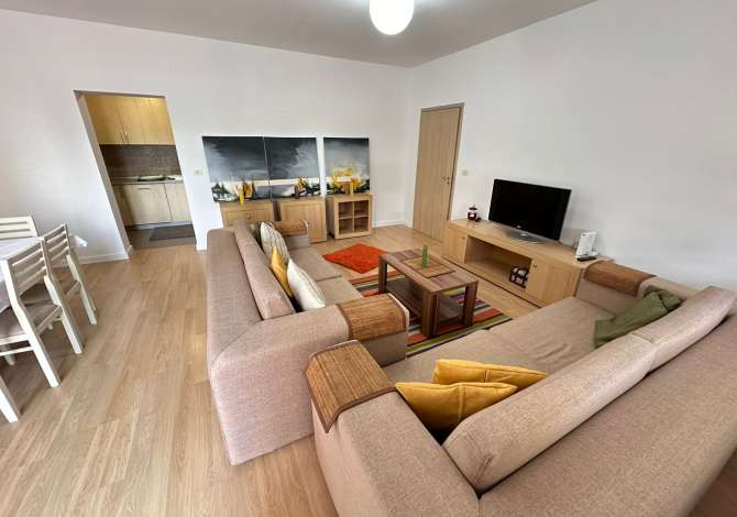 21 Dhjetori, apartament 2+1 me qira