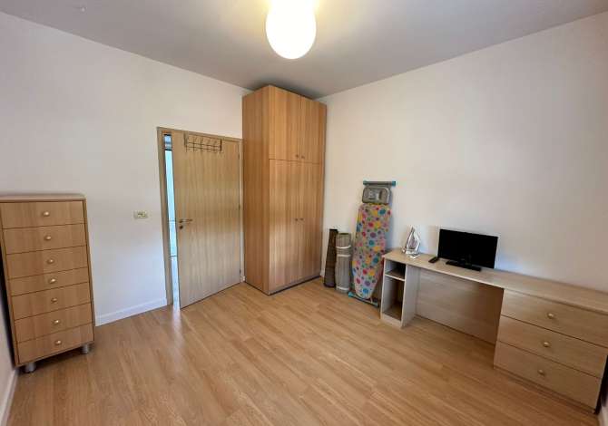 Shtepi me qera Apartament ne Tirane, 2+1, Mobilimi E mobiluar, Pagesa 500  Euro.