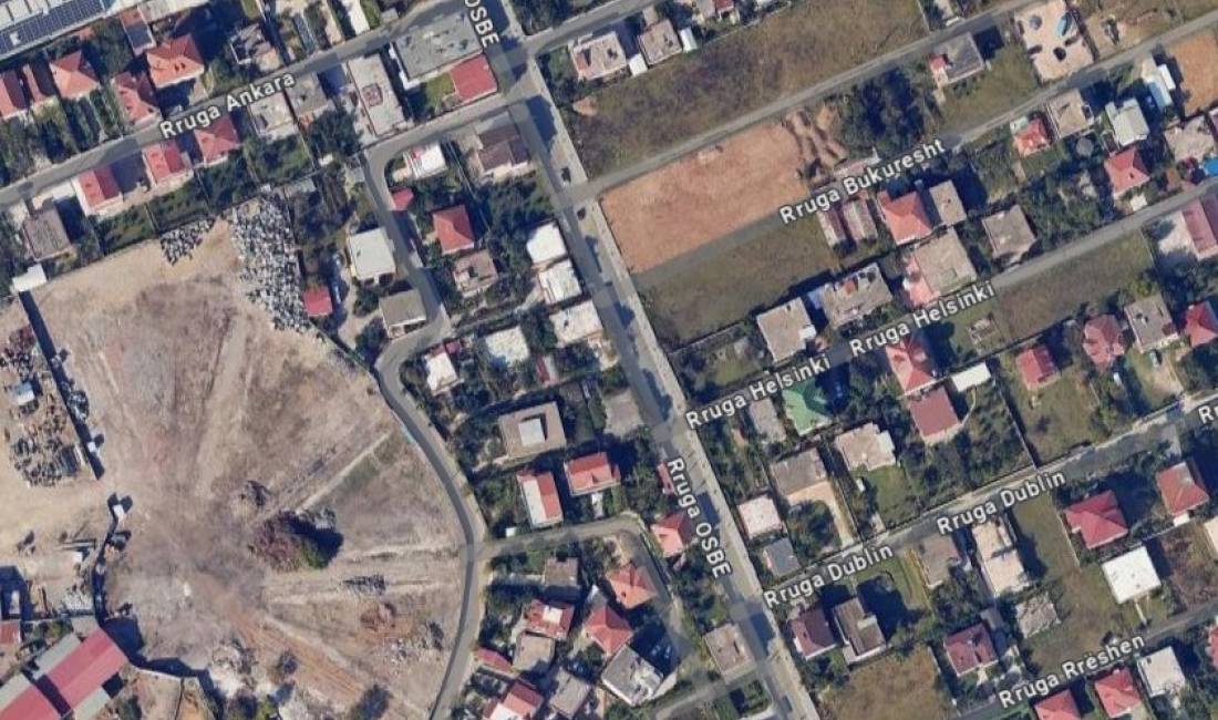 Kamez , toke ne shitje