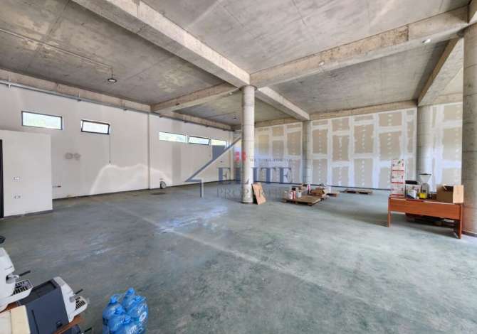 Ambiente Commerciale in Affitto 4+1 a Tirana - 1,200 Euro
