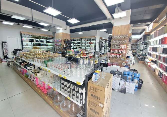 Prane Qendres Kristal, dyqan ne shitje