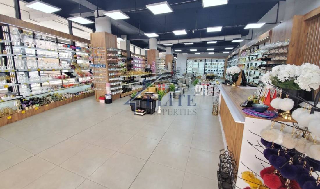 Prane Qendres Kristal, dyqan ne shitje