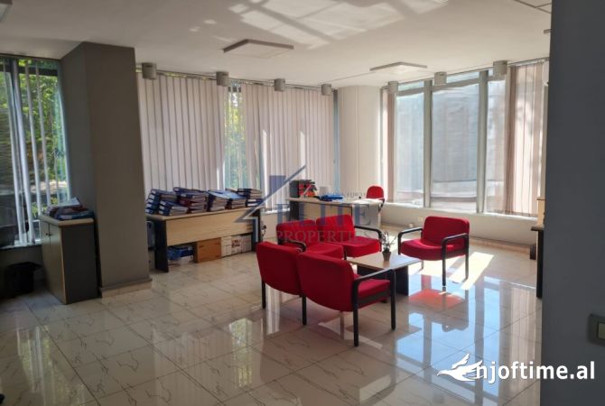 Business Property for Rent 3+1 in Tirana - 750 Euro