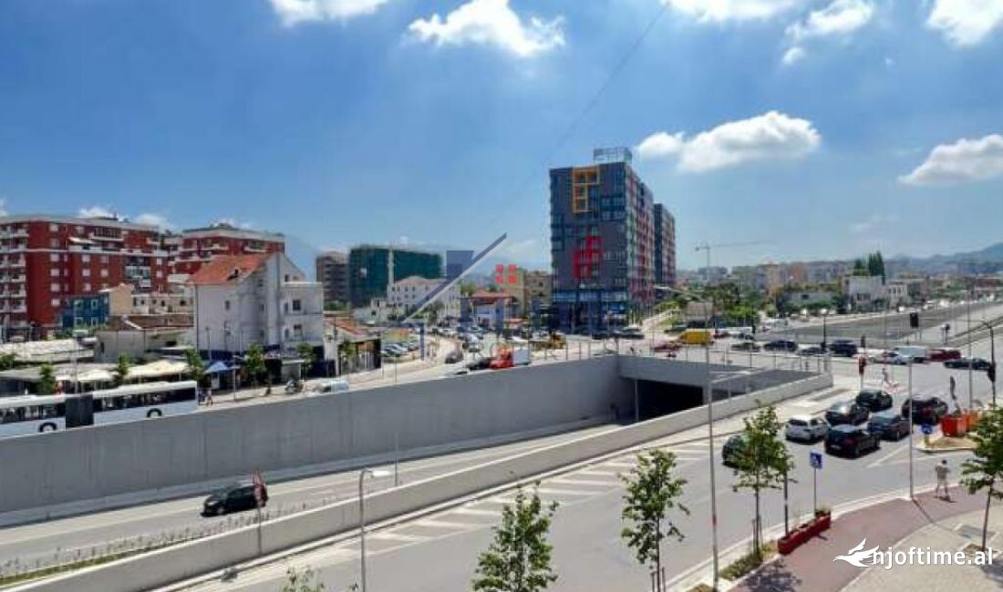 Astir, ambient me qira