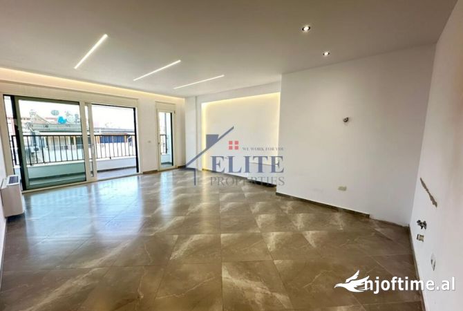 Ambiente Commerciale in Affitto 3+1 a Tirana - 1,300 Euro