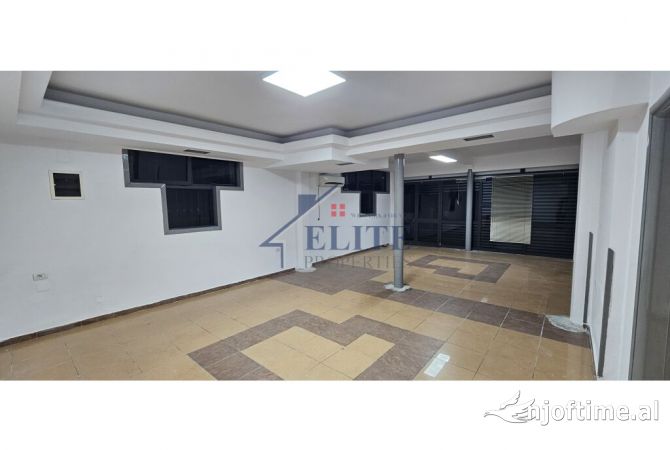 Ambiente Commerciale in Affitto 3+1 a Tirana - 60,000 Leke