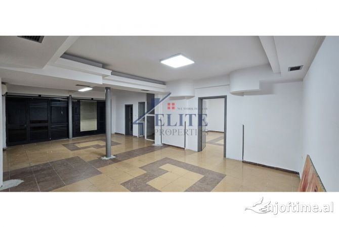 Ambiente Commerciale in Affitto 3+1 a Tirana - 60,000 Leke