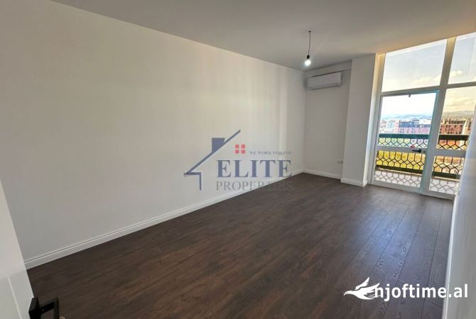 Ambiente Commerciale in Affitto 3+1 a Tirana - 950 Euro