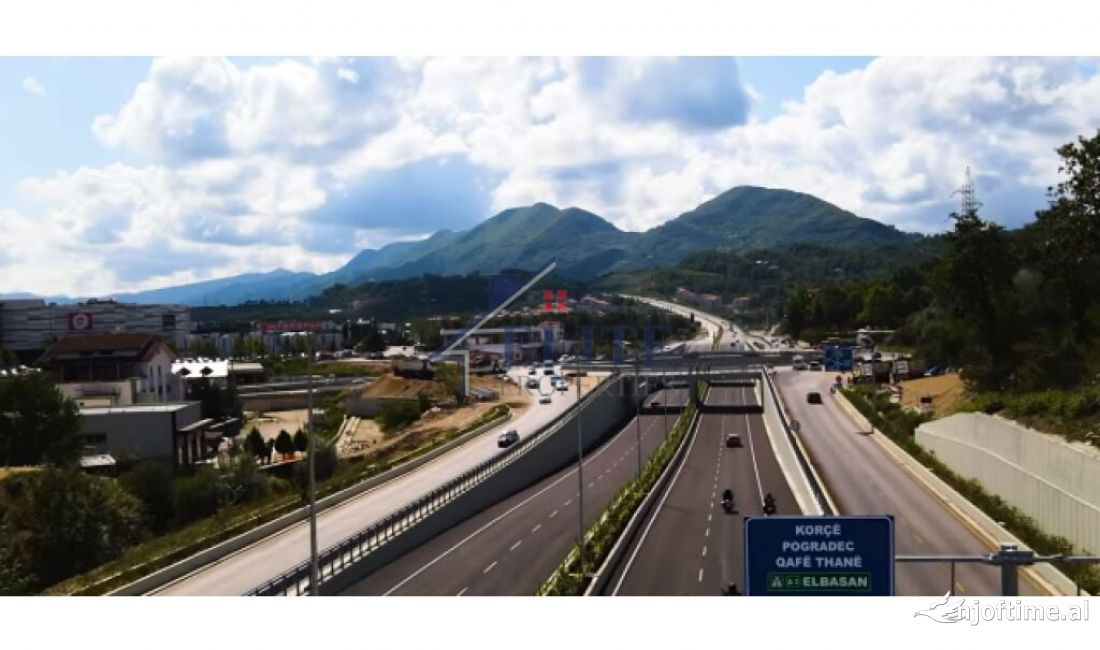 Mullet, toke ne shitje