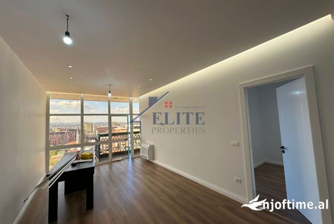Ambiente Commerciale in Affitto 3+1 a Tirana - 950 Euro