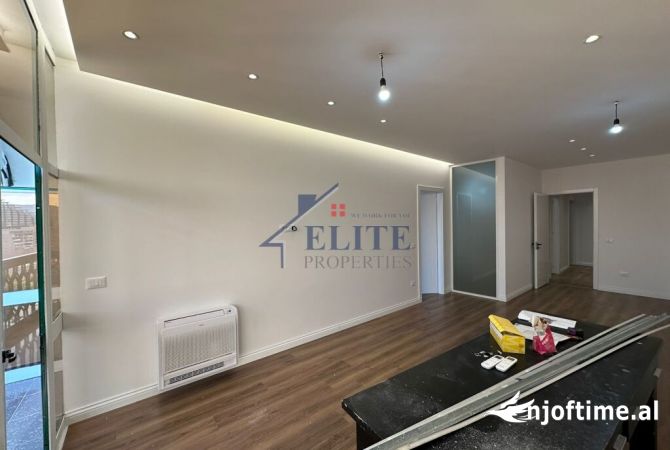 Ambiente Commerciale in Affitto 3+1 a Tirana - 950 Euro