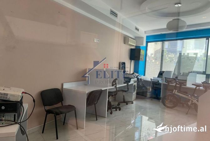 9 Katëshet, zyrë me qira