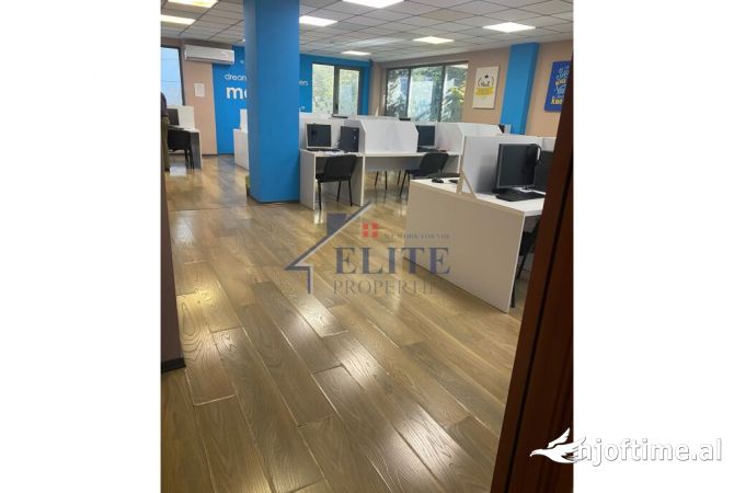 Ambiente Commerciale in Affitto 3+1 a Tirana - 3,500 Euro