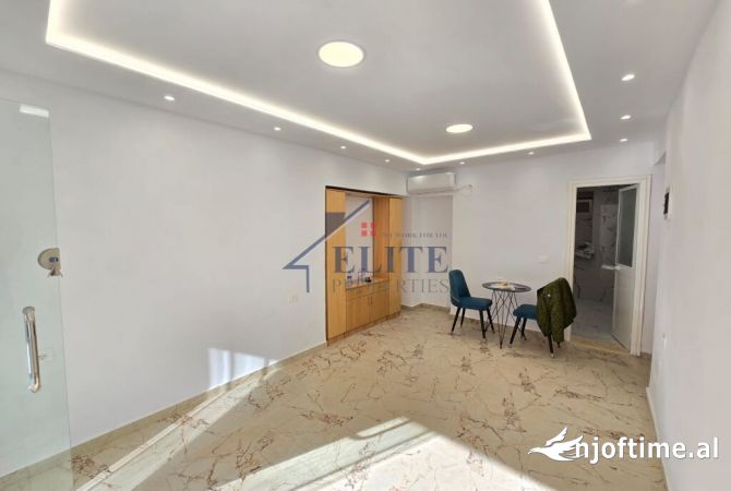 Ambiente Commerciale in Vendita 1+1 a Tirana - 150,000 Euro