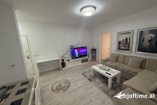 Shtepi me qera Apartament ne Tirane, 1+1, Mobilimi E mobiluar, Pagesa 500  Euro.