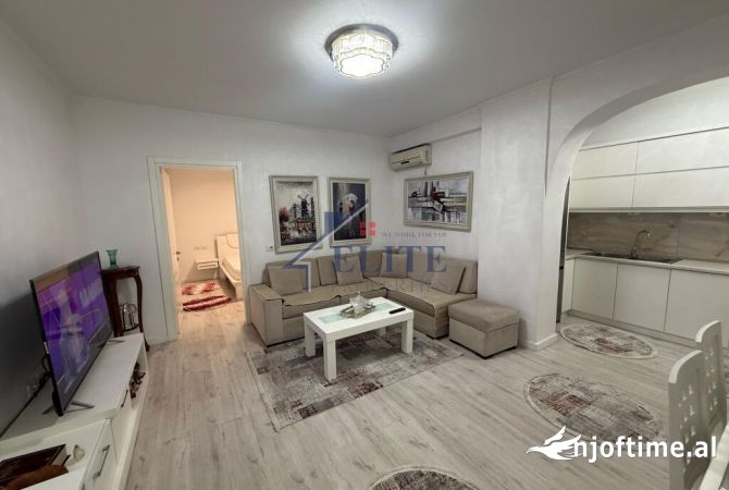 Ali Demi, apartament 1+1 me qira