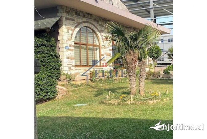 Ambiente Commerciale in Affitto 2+1 a Tirana - 130,000 Leke