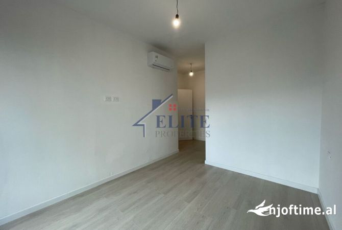Ambiente Commerciale in Affitto 3+1 a Tirana - 750 Euro