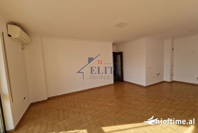 Ish Blloku pranë Xheko Imperial, zyrë me qira