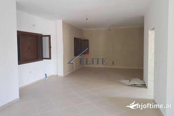 Luxury villas for sale in Korca 5+1, Emty