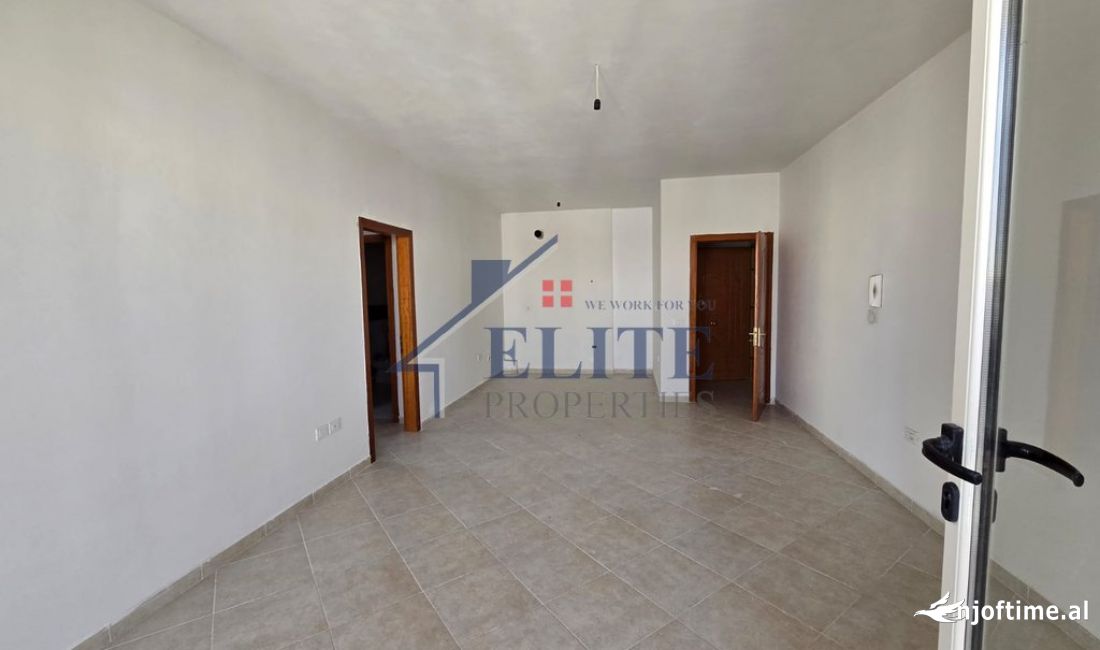 Shtepi ne shitje Apartament ne Tirane, 2+1, Mobilimi Bosh, pa mobiluar, Pagesa 135,300  Euro.
