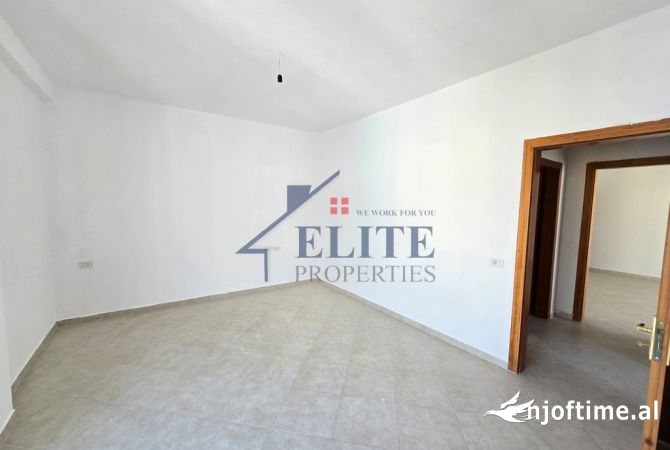 Shtepi ne shitje Apartament ne Tirane, 2+1, Mobilimi Bosh, pa mobiluar, Pagesa 135,300  Euro.