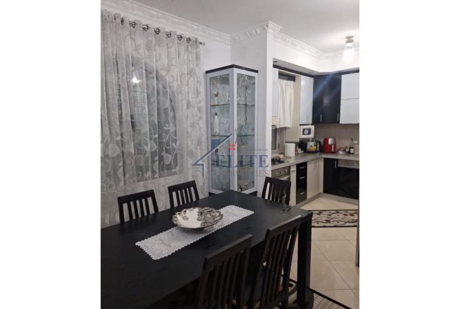 Villa di lusso in vendita a Elbasan 4+1, Arredato